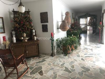 Casa de 4 alcobas en venta en La Arboleda, Cali, 670 m² · foto 16 de 20