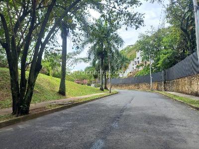Casa de 3 alcobas en venta en Aguacatal, Cali, 318 m² · foto 2 de 20