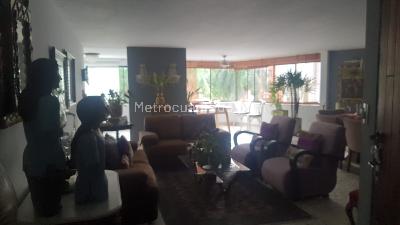 Apartamento de 2 alcobas en venta en Santa Teresita, Cali, 150 m² · foto 13 de 18