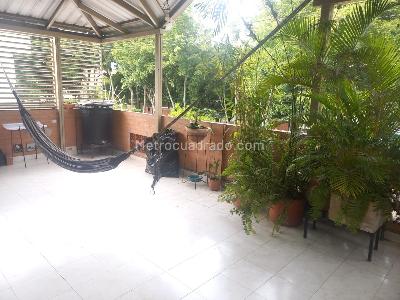 Casa de 5 alcobas en venta en Colseguros, Cali, 400 m² · foto 16 de 20