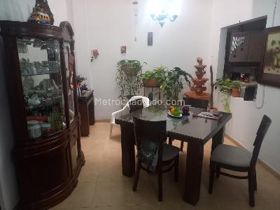 Casa de 5 alcobas en venta en Colseguros, Cali, 400 m² · foto 4 de 20