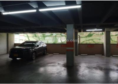 Apartamento de 3 alcobas en venta en Cali Normandia, Cali, 430 m² · foto 9 de 18