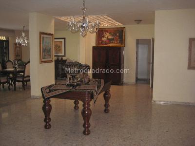 Casa de 5 alcobas en venta en Prados Del Norte, Cali, 500 m² · foto 16 de 20