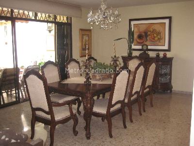 Casa de 5 alcobas en venta en Prados Del Norte, Cali, 500 m² · foto 2 de 20
