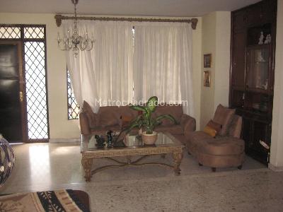 Casa de 5 alcobas en venta en Prados Del Norte, Cali, 500 m² · foto 3 de 20