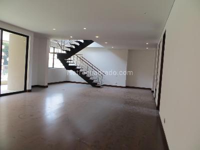 Apartamento de 4 alcobas en venta en Los Rosales Emaus, Bogotá, 498 m² · foto 10 de 20