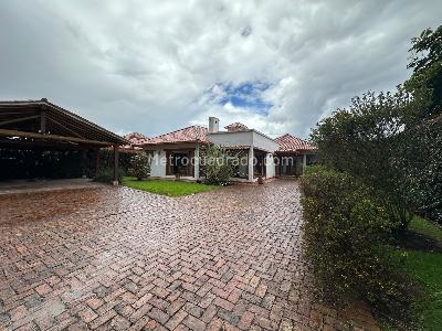 Casa de 3 alcobas en venta en Casa En Conjunto Chuntame Tipo Villa De Leyva, Cajicá, 243 m² · foto 2 de 20
