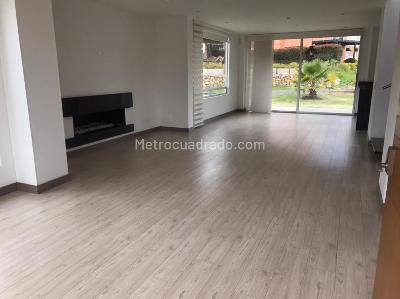 Casa de 4 alcobas en arriendo en Condominio Bosque Residencial Etapa Alcaparros, Cajicá, 320 m² · foto 2 de 20