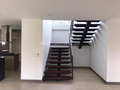 Casa de 4 alcobas en arriendo en Condominio Bosque Residencial Etapa Alcaparros, Cajicá, 320 m² · foto 6 de 20