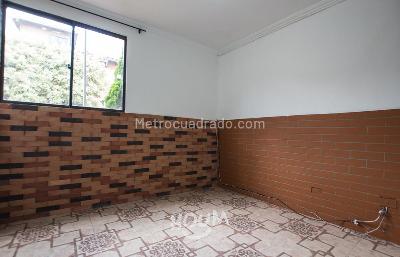 Casa de 5 alcobas en venta en Itagui, Itagüí, 204 m² · foto 2 de 20