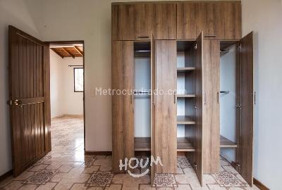 Casa de 5 alcobas en venta en Itagui, Itagüí, 204 m² · foto 9 de 20