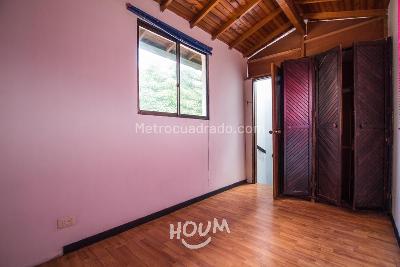 Casa de 5 alcobas en venta en Itagui, Itagüí, 204 m² · foto 16 de 20