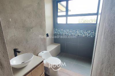 Casa de 5 alcobas en venta en Medellin, Medellín, 438 m² · foto 19 de 20