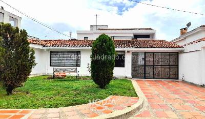 Casa de 3 alcobas en venta en Barrios Unidos, Bogotá, 270 m² · foto 2 de 20