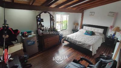 Casa de 5 alcobas en venta en Envigado, Envigado, 230 m² · foto 2 de 20