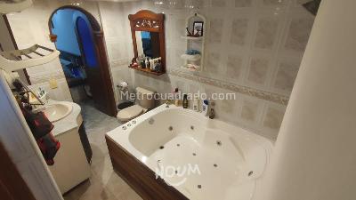 Casa de 5 alcobas en venta en Envigado, Envigado, 230 m² · foto 19 de 20
