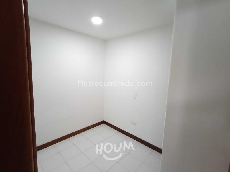Spacious 2BR Apartment in Medellin - 4
