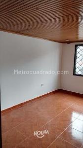 Casa de 5 alcobas en venta en Kennedy, Bogotá, 445 m² · foto 5 de 10