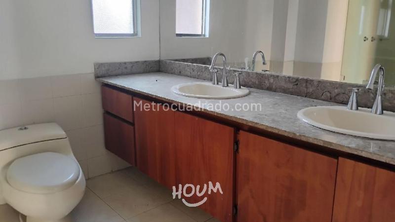 Unfurnished 4BR Apartment for Rent in El Tesoro (Medellín) - 9