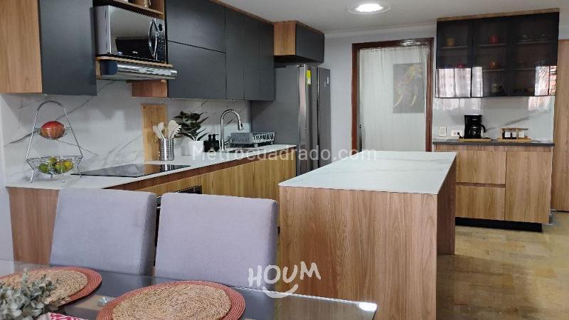 Spacious 3BR Apartment in Boston, Medellín - 5