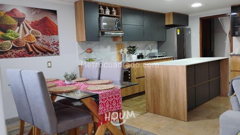 Spacious 3BR Apartment in Boston, Medellín - 7