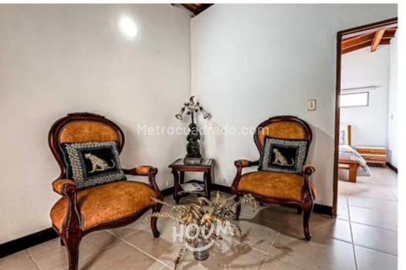 Apartamento Amoblado de 4 Alcobas en Arriendo en Medellín (Rosales) - 4