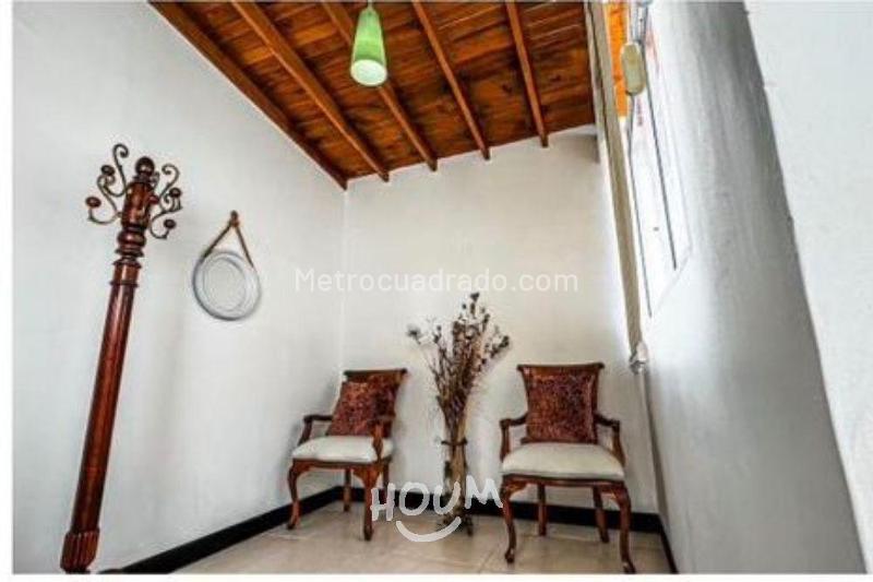 Apartamento Amoblado de 4 Alcobas en Arriendo en Medellín (Rosales) - 6