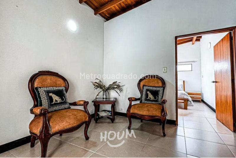 Apartamento Amoblado de 4 Alcobas en Arriendo en Medellín (Rosales) - 7