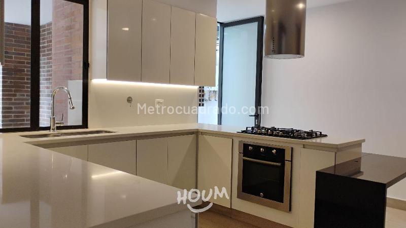 Modern 4BR Apartment with Amenities in San Lucas