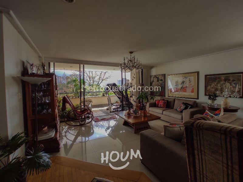 Spacious 5BR Apartment for Rent in Medellín