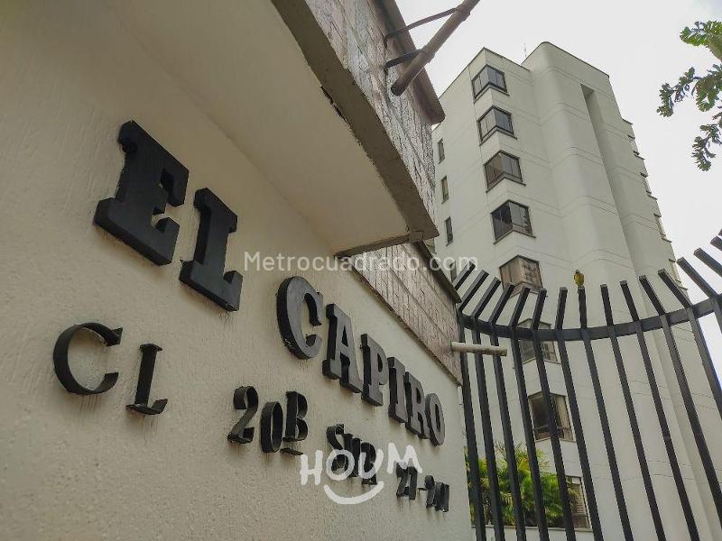 Apartamento Amplio de 5 Alcobas en Arriendo en Medellín - 2