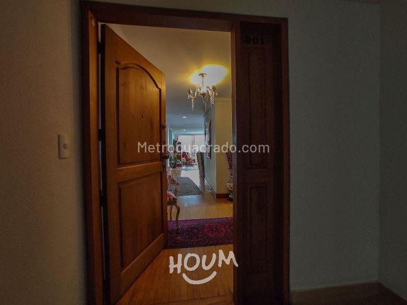 Apartamento Amplio de 5 Alcobas en Arriendo en Medellín - 4