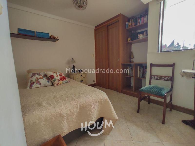 Apartamento Amplio de 5 Alcobas en Arriendo en Medellín - 6