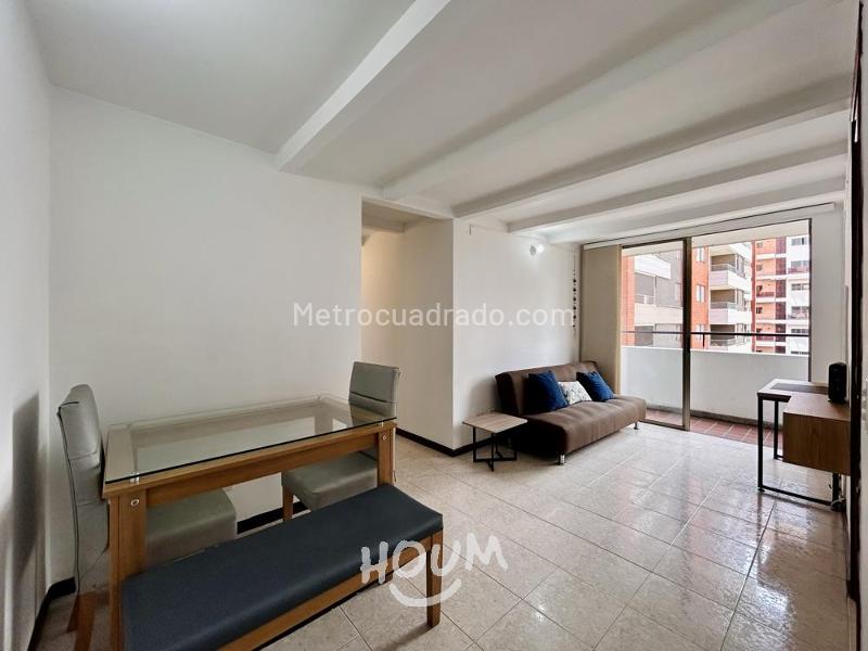 Apartamento amoblado de 3 Alcobas en arriendo en Los Colores - 2