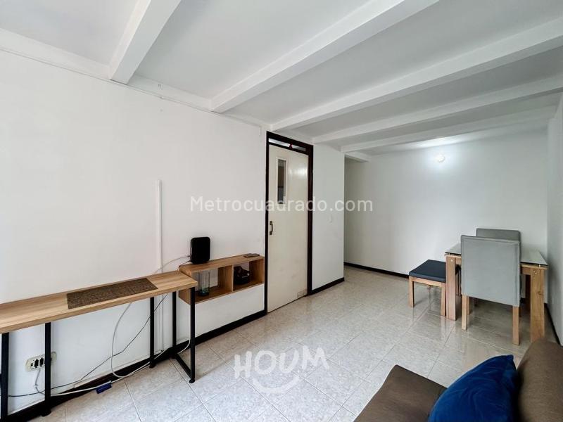 Apartamento amoblado de 3 Alcobas en arriendo en Los Colores - 4