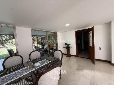 Casa de 5 alcobas en venta en Envigado, Envigado, 350 m² · foto 3 de 20