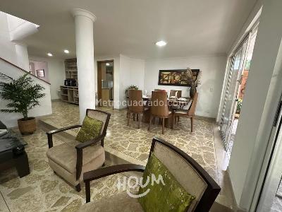 Casa de 5 alcobas en venta en Medellin, Medellín, 300 m² · foto 2 de 20