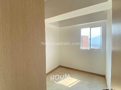 Apartamento de 3 alcobas en venta en Bello, Bello, 75 m² · foto 4 de 15