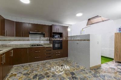 Casa de 5 alcobas en venta en Medellin, Medellín, 197 m² · foto 10 de 20