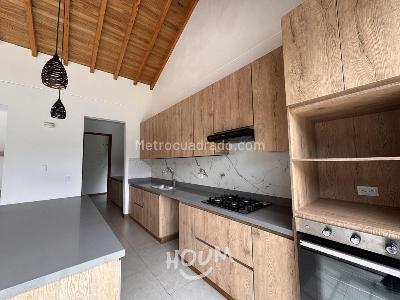 Casa de 3 alcobas en arriendo en Medellin, Medellín, 198 m² · foto 8 de 20