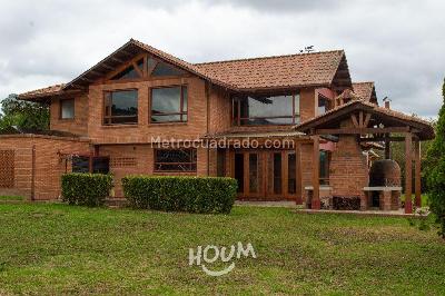 Casa de 5 alcobas en arriendo en Chia, Chía, 513 m² · foto 2 de 20