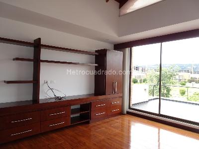 Casa de 3 alcobas en arriendo en Badalona, Cajicá, 300 m² · foto 13 de 20