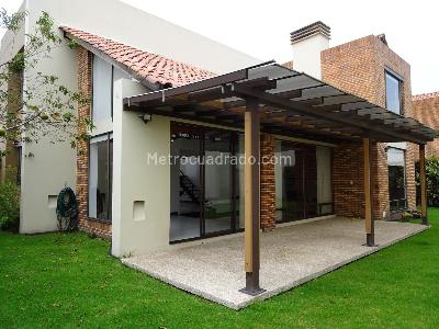 Casa de 3 alcobas en arriendo en Badalona, Cajicá, 300 m² · foto 3 de 20