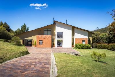 Casa de 5 alcobas en venta en La Calera · foto 16 de 17