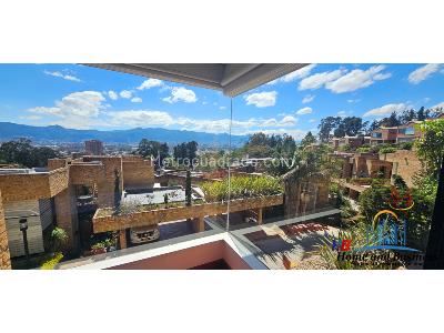 Casa de 4 alcobas en venta en Cerros De Suba, Bogotá, 401 m² · foto 2 de 20