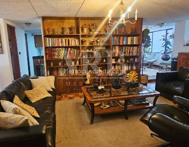 Apartamento de 3 alcobas en venta en Los Rosales, Bogotá, 264 m² · foto 2 de 17