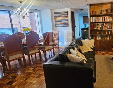 Apartamento de 3 alcobas en venta en Los Rosales, Bogotá, 264 m² · foto 3 de 17