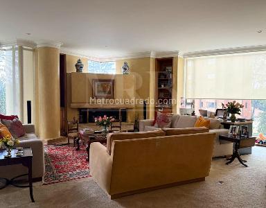 Apartamento de 2 alcobas en venta en Los Rosales, Bogotá, 220 m² · foto 1 de 16