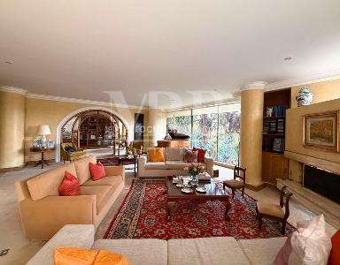 Apartamento de 2 alcobas en venta en Los Rosales, Bogotá, 220 m² · foto 2 de 16
