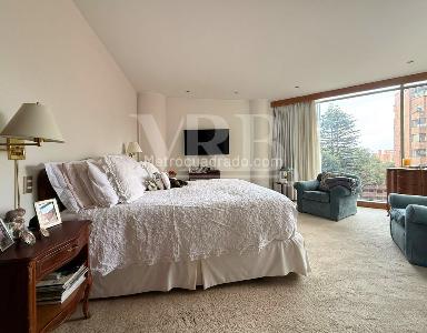 Apartamento de 2 alcobas en venta en Los Rosales, Bogotá, 220 m² · foto 10 de 16